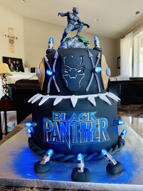 Black Panther Avenger birthday cake Black Panther Cake Ideas, Wakanda Cake, Black Panther Birthday Party Ideas, Black Panther Birthday Cake, Black Panther Birthday Party, Black Panther Cake, Marvel Birthday Cake, Panthers Cake, Black Panther Birthday