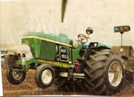 Truck And Tractor Pull, Pulling Tractors, Tractor Pulling, Vintage Truck, John Deere, Tractor, Trucks