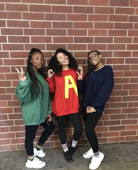 Cartoon Day Spirit Week, Character Day Spirit Week, Dr. Suess, Character Day Ideas, Movie Character Halloween Costumes, Sister Goals, Character Day, Clueless Costume, Disney Character Outfits