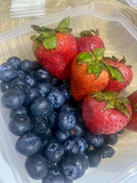 #fresh #strawberry #blueberry #food #foodporn #foodphotography #foodislove #heknows #ifkyk Blueberry Food, Blueberry And Strawberry, Strawberry Blueberry, Strawberry Fruit, Best Duos, Fresh Strawberry, Sweet Girls, Lei, Healthy Life