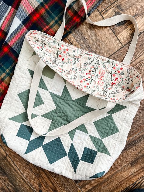 Quilted Tote Bag Tutorial Quilted Tote Bags Tutorial, Quilted Tote Bags Patterns, Quilted Bag Patterns, Tote Bag Tutorial, Quilted Gifts, Quilted Tote Bags, Bag Tutorial, Diy Quilt, Quilted Totes