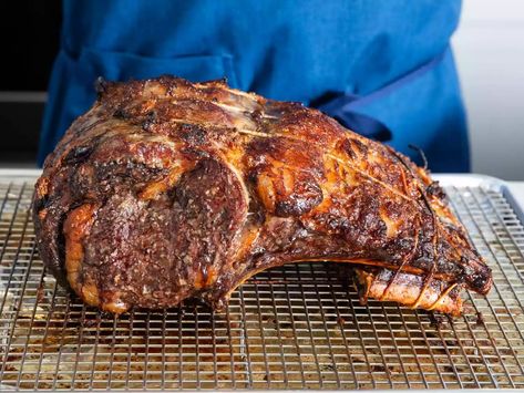 Roast On The Grill, Holiday Prime Rib Roast, Holiday Prime Rib, Beef Patties Recipes, Steakhouse Recipes, Perfect Prime Rib, Cooking Prime Rib, Dry Aged Beef, Rib Roast Recipe