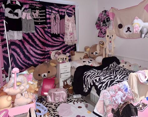 Gyaru Bed, Gyaru Room Aesthetic, Gyaru Bedroom Aesthetic, Kawaii Studio Apartment, Gyaru Room Decor, Gyaru Room Ideas, Hime Gyaru Room, Gyaru Bedroom, Gyaru Room