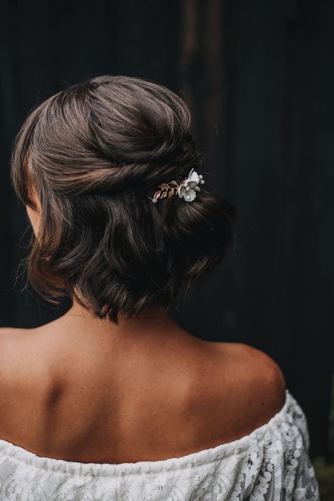 Chin Length Bridal Hair, Short Bob Wedding Hair, Wedding Hairdo, Short Bridal Hair, Vintage Curls, Bridesmaid Hair Makeup, Wedding Guest Hairstyles, Bridesmaid Hair Updo, Short Wedding Hair