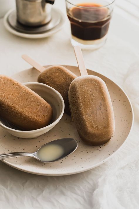 Iced Coffee Popsicles, Coffee Popsicles, Make Cold Brew, Coffee Yogurt, Pocket Coffee, Vietnamese Iced Coffee, Making Cold Brew Coffee, Vietnamese Coffee, Homemade Popsicles