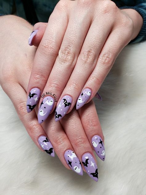 Purple Pink Halloween Nails, Spooky Pastel Nails, Halloween Nails Short Oval, Purple Bat Nails, Cute Bat Nails, Ghost And Bat Nails, Baby Blue Halloween Nails, Purple Mushroom Nails, Halloween Pastel Nails