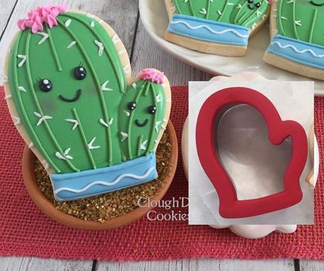 Christmas Cactus Cookies, Cookie Flips, Easy Decorated Cookies, Flooding Cookies, Cookies Theme, Cookie Decoration, Sugar Cookie Ideas, Iced Sugar Cookies, Summer Cookies