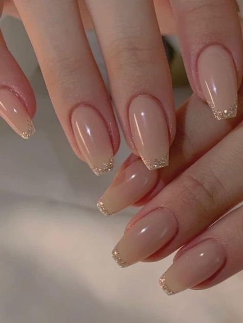 Nail For Bridesmaid, Neutral Nails Prom, Beige Nails With White Tips, Nails That Match Gold Dress, Classy Beige Nails, Classy Ballerina Nails, Nail Ideas For Gold Dress, Jel Nails Ideas, Nails For A Champagne Dress