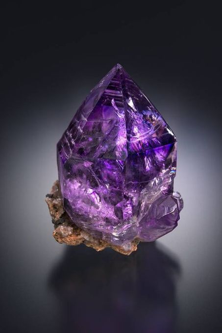 Amethyst represents strength, peace, balance and wonder. Enriched in deep purple, amethyst has always been about calm and restoration, which is why you have always been connected with the untouched places of the world. You need adventure and love to learn about new things, whilst keeping everything that life has to offer in a positive perspective. Pretty Rocks, Beautiful Rocks, Mineral Stone, Rocks And Gems, Minerals And Gemstones, Precious Gems, Gems And Minerals, A Rock, Stone Rocks