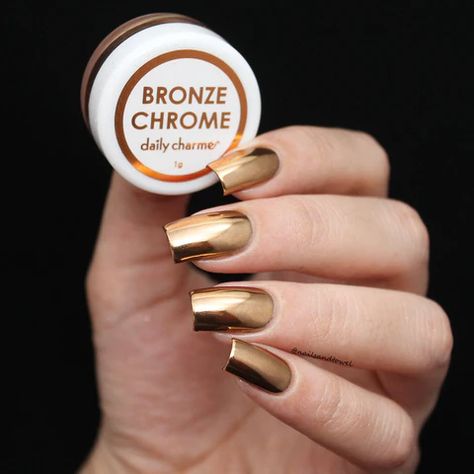 Chrome Powders & Pigments for Nail Art – Daily Charme Bronze Chrome Nails, Jada Smith, Nail Art Chrome, Glow In The Dark Nails, Make Up Sponge, Mirror Bronze, Bronze Nails, Mani Monday, Golden Nails