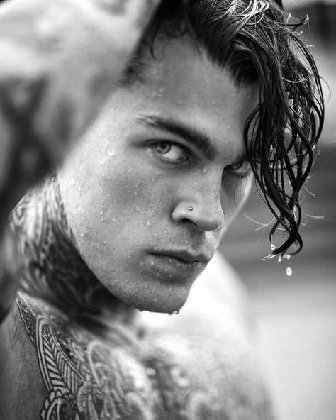 #wattpad #romance Leandro Di Lucca, el hombre más famoso de toda Italia y no precisamente por sus buenas obras, es el capo de la mafia Italiana y gobierna casi todo lo que toca. Leandro decide ir al codiciado desfile anual de Los Ángeles de Victoria's Secret para disfrutar su noche, pero este cae perdidamente enamo... Male Models, Eye Tattoo Men, Stephan James, Stephen James Model, Stephen James, Eye Tattoo, Best Ideas, Male Model, Tattoos For Guys