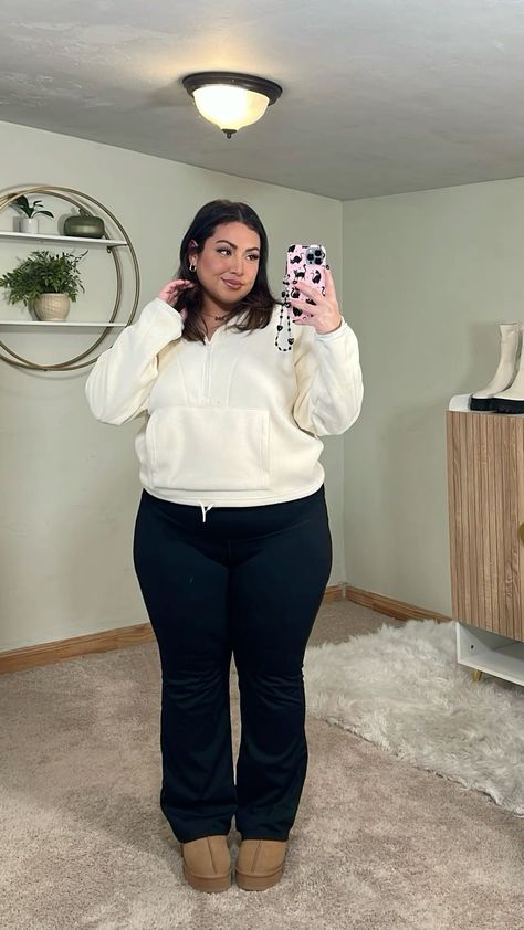 Outfits Idea Plus Size, Plus Size Outfit Uggs, Cute Outfit Inspo Plus Size, Comfy Clothes Plus Size, Fall Clothes School, Fall Outfit Inspiration Plus Size, Winter Chubby Girl Outfits, Cold Plus Size Outfits, Comfy Plus Size Outfits Winter