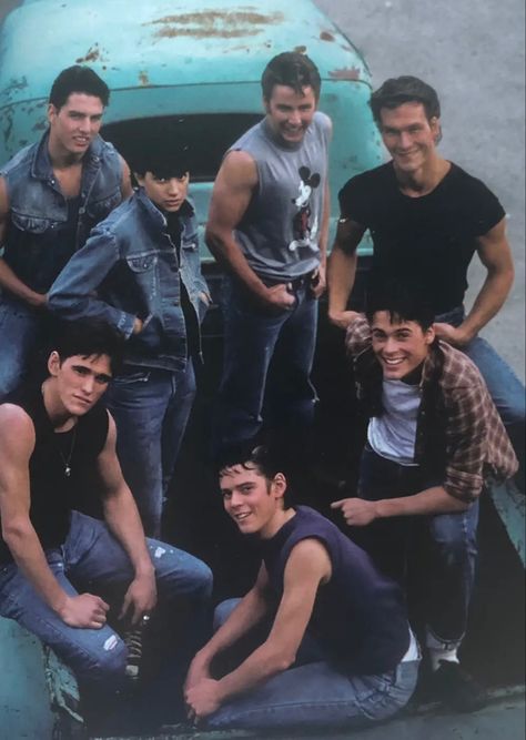 Greaser Guys, Greaser Aesthetic, 80s Guys, The Outsiders Imagines, The Outsiders Cast, Outsiders Movie, 80s Actors, The Outsiders Greasers, Dallas Winston