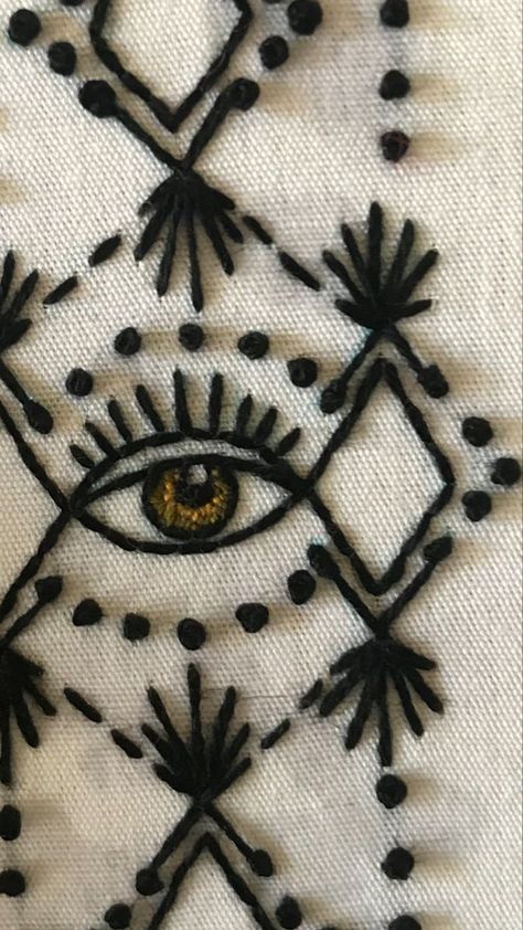 Goddess Embroidery, Optical Illusion Tattoos, Illusion Tattoos, Eye Detail, Hand Embroidery Projects, Hand Embroidery Art, Embroidery Craft, Needle Art, Embroidery Fashion