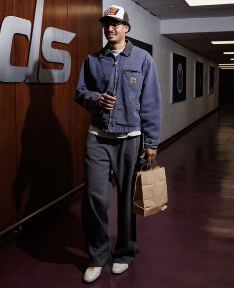 Jordan Poole Outfit, Carhartt Outfit, Jordans Outfits, Guys Fashion Casual, Jordan Poole, Young Mens Fashion, Streetwear Outfit Ideas, Nba Outfit, Nba Fashion