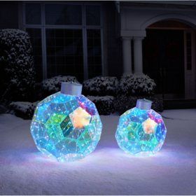 Natal, Frozen Outdoor Christmas Decorations, Prismatic Christmas Decor, Prismatic Christmas, Outside Christmas Decor Yard Decorations, White Christmas Decorations, Christmas Lawn Decorations, Outdoor Christmas Decor, Innovative Materials