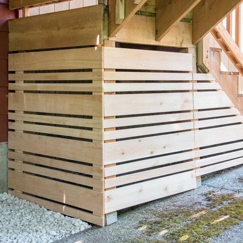 Hide the clutter under your deck stairs while keeping easy access to storage with a removable fence panel! Removable Fence, Under Deck Storage, Deck Skirting, Under Deck, Open Deck, Laying Decking, Deck Storage, Under Decks, Deck Construction