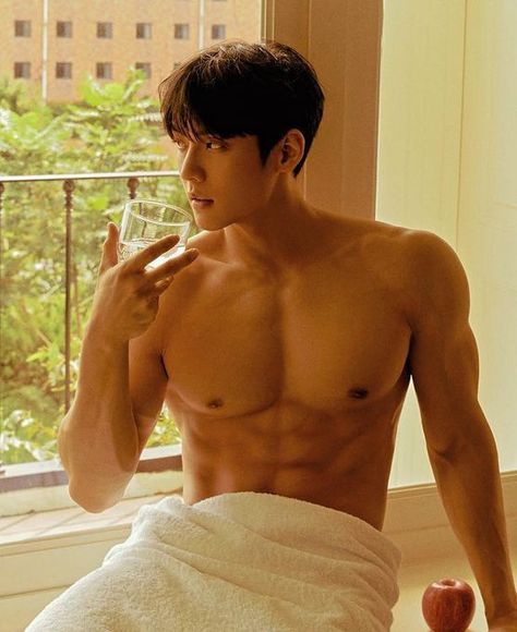 BTOB Lee Minhyuk shirtless Lee Minhyuk Btob Boyfriend Material, Korean Handsome Men, Man In Towel, Huta Minhyuk, Lee Minhyuk Btob, Kpop Abs, Gym Men Motivation, Btob Lee Minhyuk, 남성 근육