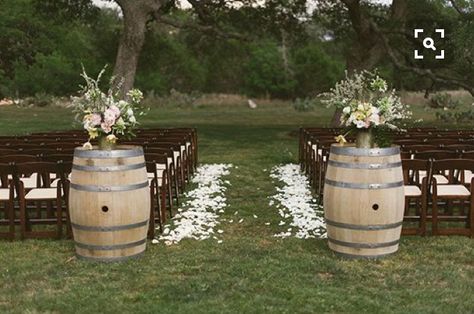 Whiskey Wedding, Barrel Wedding, Rustic Wedding Seating, Simple Elegant Wedding, Fall Wedding Centerpieces, Rustic Wedding Diy, Rustic Wedding Flowers, Event Stand, Pumpkin Centerpieces