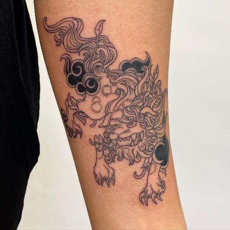 Japanese Animals Tattoo, Komainu Tattoo Design, Octopus Tattoos Japanese Style, Komainu Tattoo, Octopus Japanese Tattoo, Traditional Japanese Dog Tattoo, Fudog Tattoo Japanese Style, Best Thigh Tattoos, Coolest Tattoos