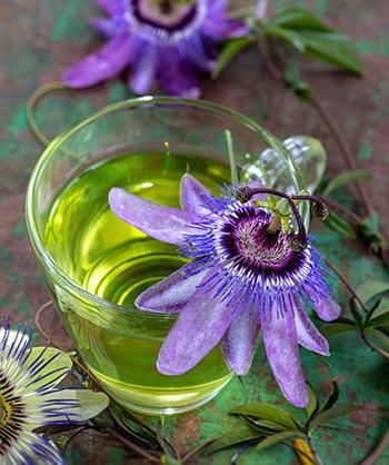 Passion Flower Benefits, Passion Flower Tea, Health Herbs, Witchy Kitchen, Medical Herbs, New Roots, Chamomile Tea, Infused Oils, Water Recipes