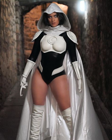 Moon Knight Suit, Moon Knight Cosplay, Cosplay For Halloween, Knight Suit, Sailor Moon Dress, Moon Knight Comics, Knight Cosplay, Knight Outfit, Moon Knight Costume