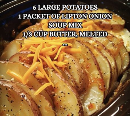 Slow Cooker Lipton Onion Potatoes Lipton Onion Potatoes, Onion Soup Mix Recipe, Onion Potatoes, Potatoe Recipes, Con Carne Recipe, Slow Cooker Potatoes, Crock Pot Potatoes, Grandma's Recipes, Lipton Onion Soup Mix