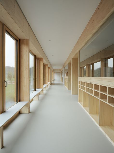 Kindergarten Interiors, Kindergarten Entrance, Classroom Architecture, Kindergarten Architecture, Luis Diaz, Kindergarten Interior, Classroom Interior, Timber Architecture, Architecture Portfolio Design