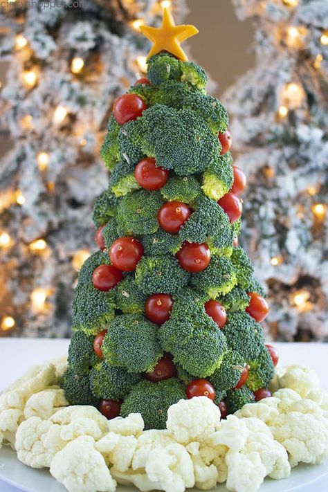 Veggie Christmas Tree, Bacon Ranch Cheese Ball Recipe, Christmas Tree Appetizer, Tree Appetizer, Veggie Christmas, Best Christmas Appetizers, Christmas Tree Food, Christmas Appetizers Easy, Christmas Recipes Appetizers