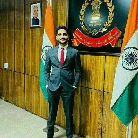 Ravi Sihag Pic Ias, Ias Motivation, Ias Officer, Ias Officers, Career Vision Board, Best Life Advice, Handsome Man, Handsome Actors, Lord Ganesha