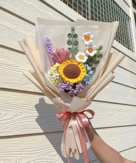 Sunflower And Tulips Crochet Bouquet, Tulip Sunflower Bouquet, Crochet Flower Bouquet Pattern, Bouquet Of Flowers Crochet, Sunflower Crochet Bouquet, Crochet Bouquet Flowers, Flower Crochet Bouquet, Crochet Tulip Bouquet, Crochet Sunflower Bouquet