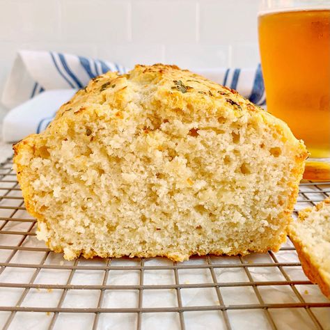 Garlic Beer Bread, Mini Bread Loaves, Beer Bread Recipe, Parmesan Bread, Winter Veggies, Yeast Dough, Loaf Cakes, Making Homemade Pizza, Beer Bread