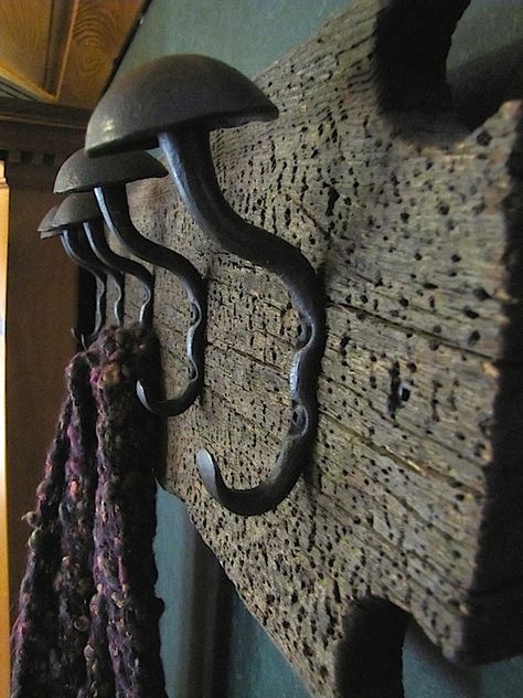 Blacksmith Camping Projects, Forge Ideas Blacksmithing, Forged Metal Projects, Blacksmith Projects That Sell, Blacksmith Hooks, Purim Crafts, Forged Hooks, Draw Knobs, Medieval Home Decor