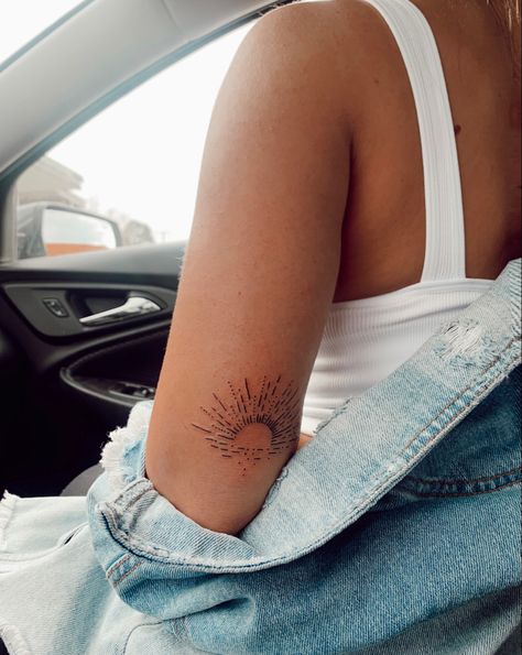 Sunburst Hand Tattoo, Arm Tattoos For Women Above Elbow, Sunrise Tattoo Inner Arm, Small Tattoo Behind Arm Above Elbow Women, Sunburst Wrist Tattoo, Sun Tattoo Patchwork, Sun Tattoo Tricep, Upper Inner Elbow Tattoo, Sun Tattoo Above Elbow