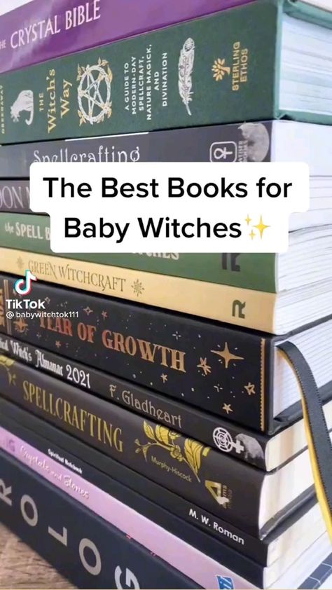 Books Recs, Book Witch, Spells For Beginners, Witch Rituals, Magia Das Ervas, Green Witchcraft, Witchcraft Books, Witch Spirituality, Magic Spell Book