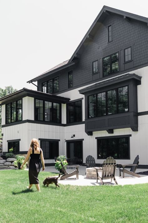 Modern Architecture Michigan House Inspiration Photos | Apartment Therapy German Houses Interior, European Home Design, German Interior Design, Brick Exteriors, Farmhouse Color Scheme, German Houses, German Architecture, Modern Colonial, European Home