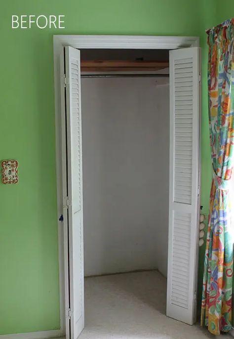 DIY Custom Closet Shelving (for deep closets) - Home Made by Carmona Small Deep Closet, Corner Wardrobe Closet, Clothes Cupboard, Custom Closet Shelving, Small Closet Organization Bedroom, Diy Custom Closet, Deep Closet, Closet Shelving, Small Closet Space