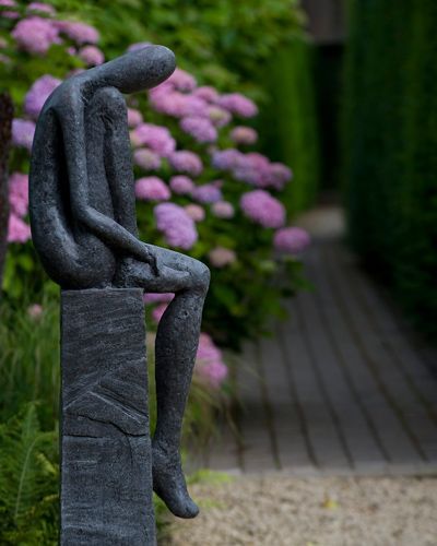 Concrete Sculpture, Modern Garden Design, Outdoor Inspirations, Outdoor Sculpture, Gorgeous Gardens, Sculpture Installation, Garden Ornaments, Land Art, Garden Statues