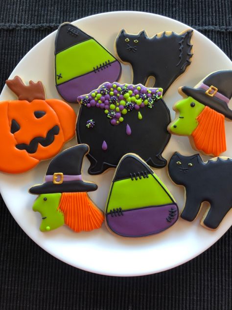 Witch Cookies Decorated, Cauldron Cookies, Witch Cookies, Halloween Witch Cookies, Sugar Cookies Royal Icing, Black Cat Cookies, Halloween Platter, Corn Cookies, Halloween Sugar Cookies Decorated