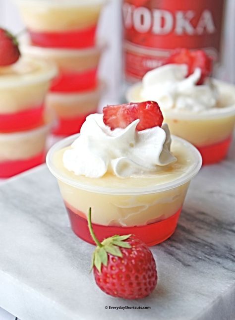 Cheesecake Pudding Shots, Strawberry Cheesecake Pudding, Raspberry Jello Shots, Cheesecake Jello, Dessert In A Cup, Pudding Shot Recipes, Dairy Free Pudding, Peach Jello, Easy Strawberry Cheesecake