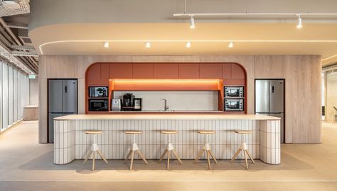 Datarails Offices - Tel Aviv | Office Snapshots Coffee Bar In Office, Kitchen Office Design, Office Pantry Design, Office Breakout Area, Office Kitchen Design, Workplace Kitchen, Break Room Design, Office Kitchenette, Kitchenette Design