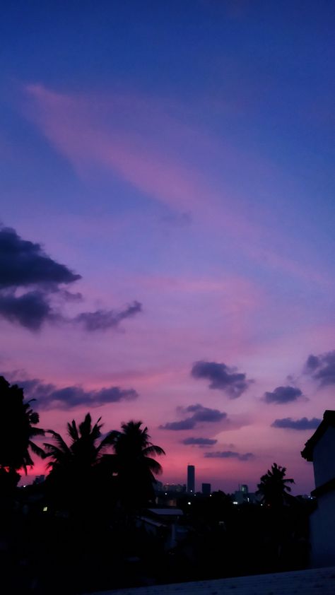 Pink And Blue Asethic Wallpaper, Pink And Blue Sky Wallpaper, Pink And Blue Wallpaper Aesthetic, Pink And Blue Aesthetic Wallpaper, Blue And Purple Sunset, Blue Gradient Wallpaper, Blue Sky Wallpaper, Pink And Purple Wallpaper, Violet Aesthetic