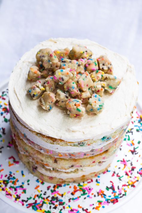 Momofuku Cake, Funfetti Cookie Dough, Funfetti Birthday Cake, Funfetti Birthday, Easy Homemade Cookies, Cookie Dough Cake, Funfetti Cake, Breakfast Cake, Interesting Food Recipes