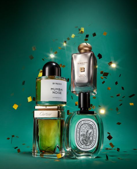 Happiness Bottled • Holiday Fragrance Campaign on Behance Christmas Product Campaign, Skincare Holiday Campaign, Black Friday Product Photography, Holiday Campaign Advertising, Product Photography Holiday, Christmas Beauty Photography, New Year Advertising, Holiday Product Photography, Christmas Product Photography