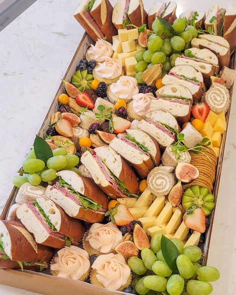 Sandwich Galore - Dessert Items (Cupcakes/Mini Cakes) / Vegetarian / Diamon Platters Grazing, Meat Sandwiches, Charcuterie Board Meats, Amazing Food Platters, Sandwich Platter, Dessert Items, Family Brunch, Seasonal Fruits, Party Sandwiches