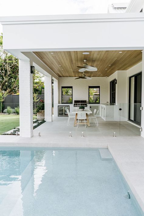 Hamptons Outdoor Area, Backyard Landscape Design With Pool, Pool Next To Patio, Alfresco Pool Area, Back Patio Ideas With Pool, Farmhouse Alfresco, Hamptons Style Pool Area, Alfresco Pool Ideas Australia, Hamptons Style Decor Outdoor