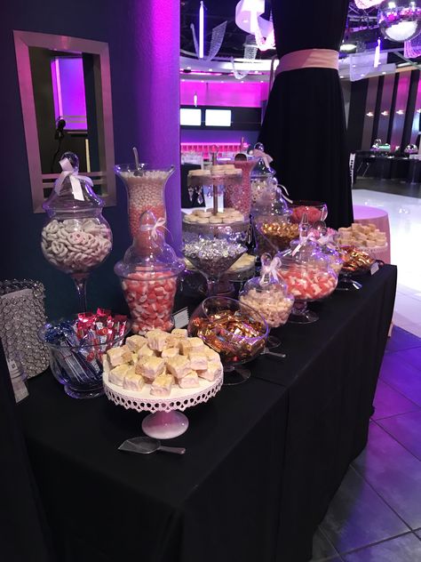 Sweet 16 Buffet Ideas, Candy Bar Ideas Sweet 16, Candy Table Sweet 16 Display, Sweet 16 Treats Table, Food At Sweet 16, Snack Table Ideas Party Wedding, Sweet 16 Snack Bar, Xv Snack Table, Sweet Sixteen Food Buffet Party Ideas