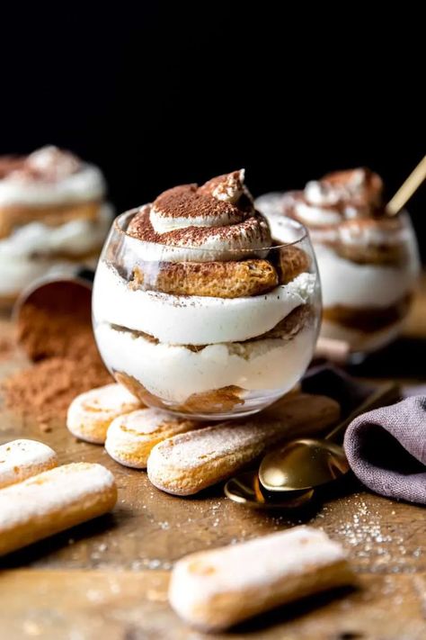 Tiramisu Cups, Mascarpone Whipped Cream, Easy Tiramisu Recipe, Lady Finger Cookies, Finger Cookies, Fine Dining Desserts, Rosemary And Thyme, Tiramisu Recipe, Candied Bacon