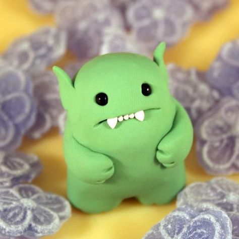 Modeling clay monsters (70 photos) - Izismile.com Clay Ideas For Beginners, Polymer Clay Ideas For Beginners, Easy Things To Make, Polymer Clay Ideas, Clay Monster, Crea Fimo, Easy Polymer Clay, Clay Monsters, Sculpey Clay