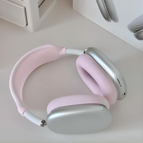 #headphones #music #instagood #love #earbuds #dj #wireless #beats #hiphop #workout #apple #electronics #audio #gym #photography #fashion #speakers #earpods #rap #bluetooth #studio #nyc #party #running #workoutmotivation #gymlife #fitness #sport #runners #company #pink #pinkheadphones #girl #girly Apple Pro Max Headphones Aesthetic, Airpods Pro Max Aesthetic, Pro Max Headphones, Airpods Pro Max, Fone Apple, Airpods Max Headphones, Estilo Preppy Chic, Προϊόντα Apple, Max Headphones